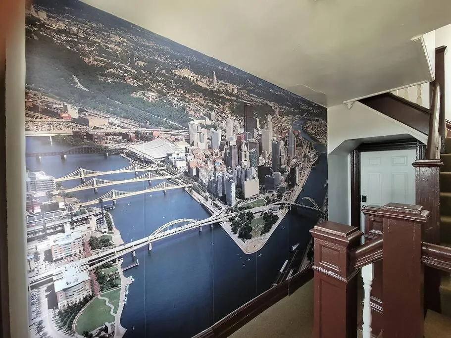 2 Bedroom - Off Street Parking - Amazing View Nearby Pittsburgh Apartment