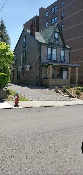 Apartment 2 Bedroom - Off Street Parking - Amazing View Nearby Pittsburgh