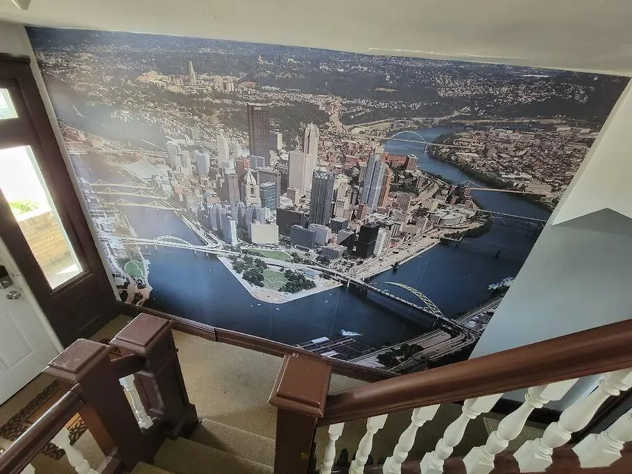 2 Bedroom - Off Street Parking - Amazing View Nearby Питтсбург