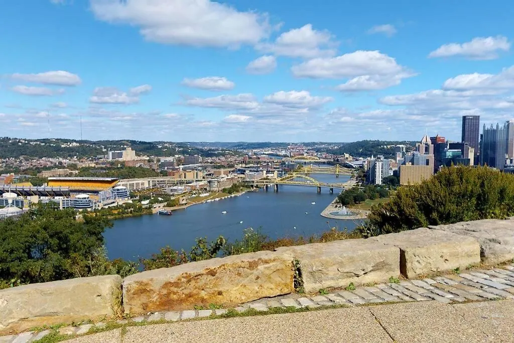 Апартаменты 2 Bedroom - Off Street Parking - Amazing View Nearby Питтсбург